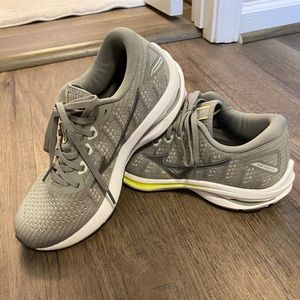 Mizuno Women’s Wave Rider 25 Shoes